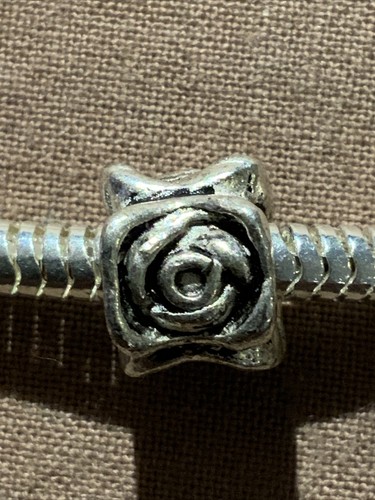 Nuovo bracciale charm - nuovo!!,