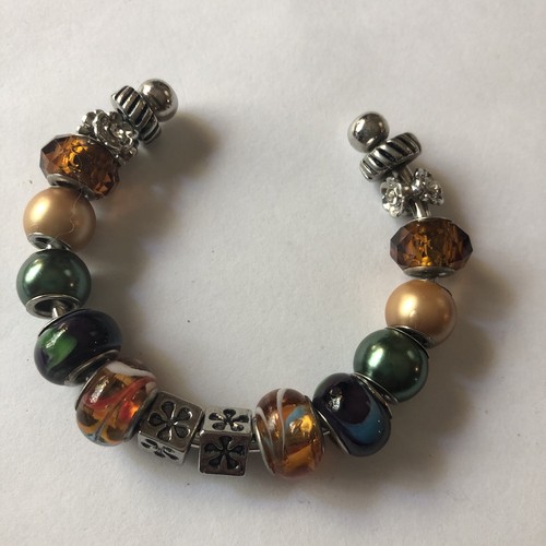 Bracciale con ciondolo stile